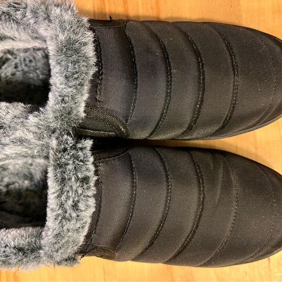 Minnetonka Timpson Tulsa Slip-On Shoes Indoor/Outdoor - Picture 7 of 10